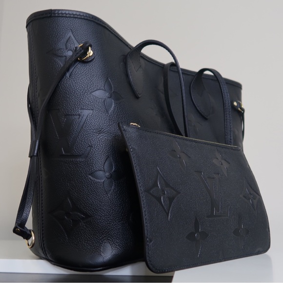 Louis Vuitton Neverfull Giant Monogram Empreinte MM in Black (Authentic) - Picture 12 of 15